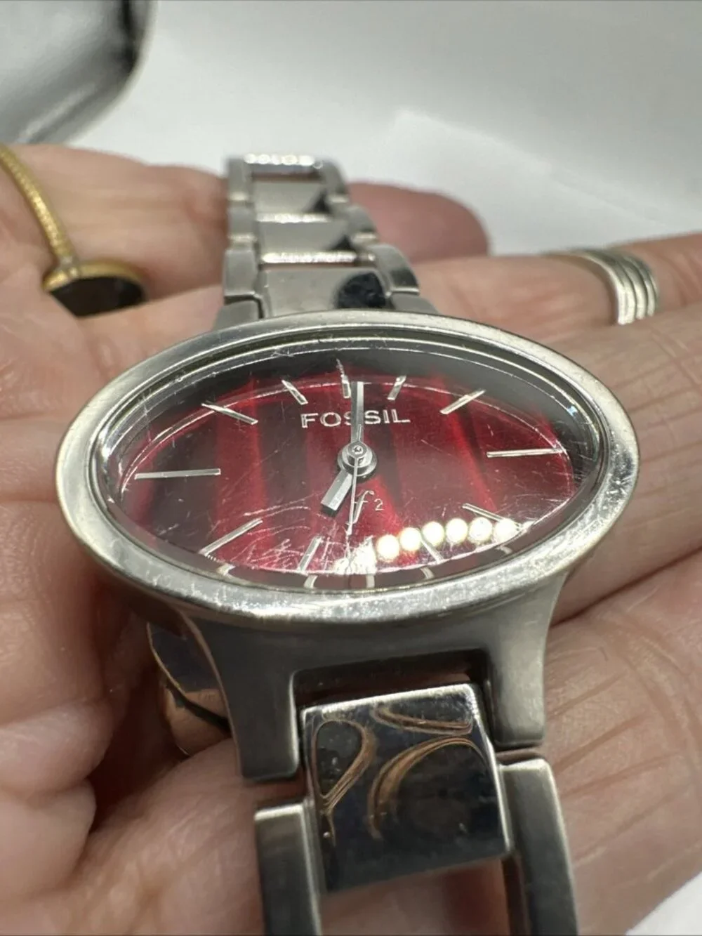 Fossil F2 women's wristwatch silver tone horizontal oval Face Red 7.25”  READ!